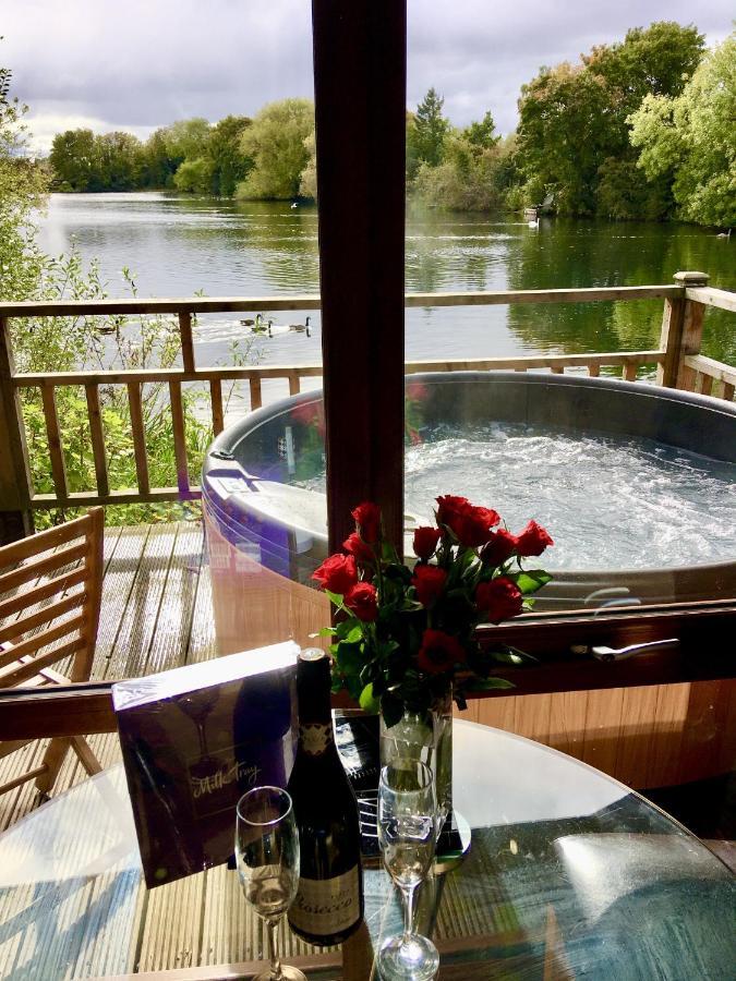 Holly Lodge 12 Hot Tub York Exterior foto